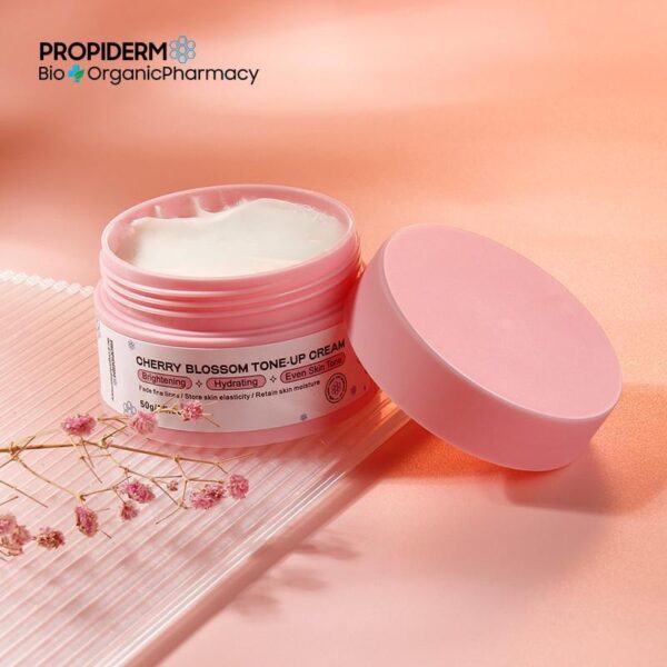 b829bd84-c58f-4539-b484-799870ffa9d5 Cherry blossom tone up cream